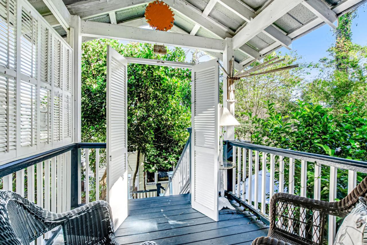 Baby Breezy Tree House Hotel Demere Park Exterior foto